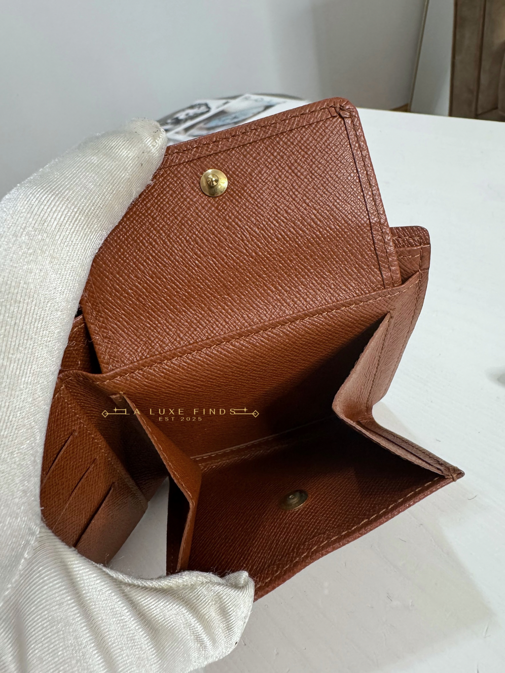 LOUIS VUITTON Bi-fold Monogram Monnaie Wallet