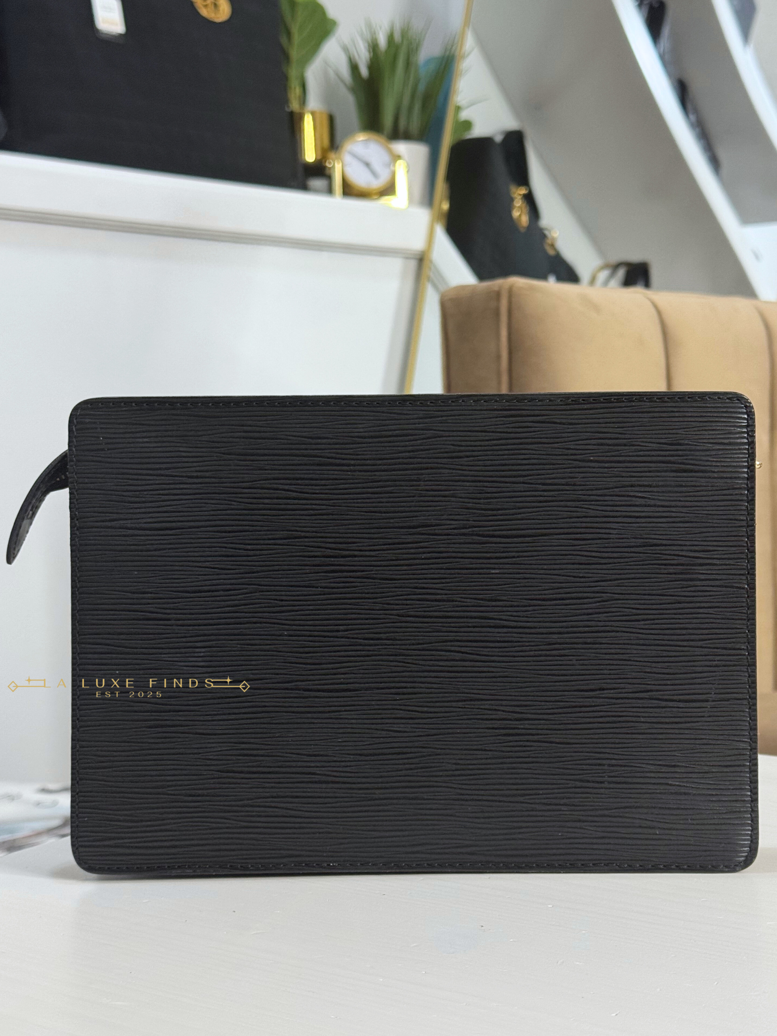 LOUIS VUITTON Epi Clutch