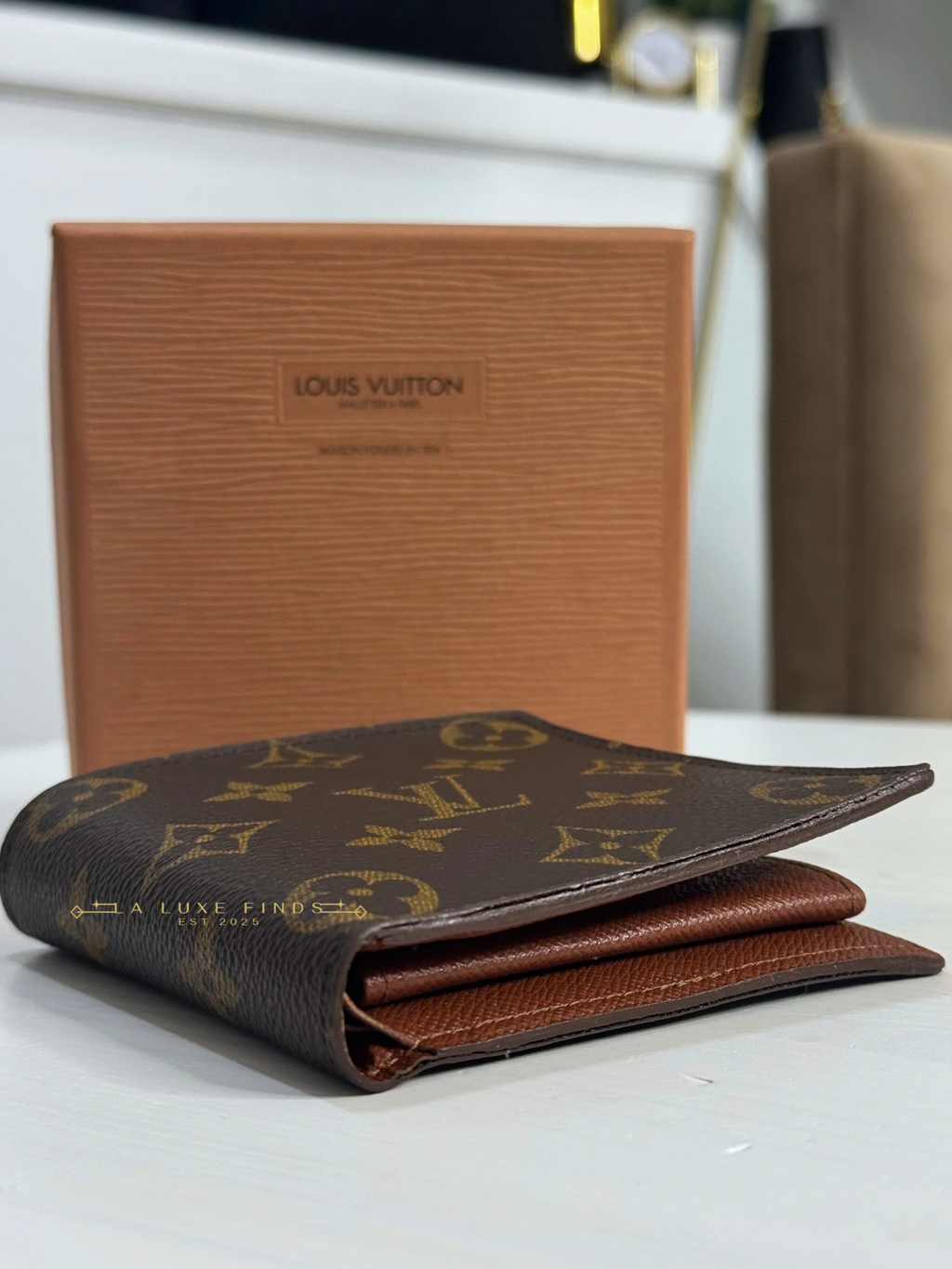 LOUIS VUITTON Bi-fold Monogram Monnaie Wallet