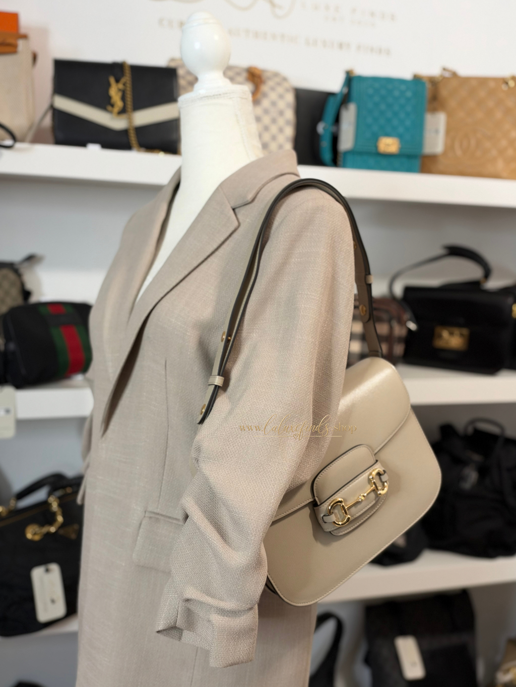 GUCCI Horsebit 1955 Medium Shoulder Bag
