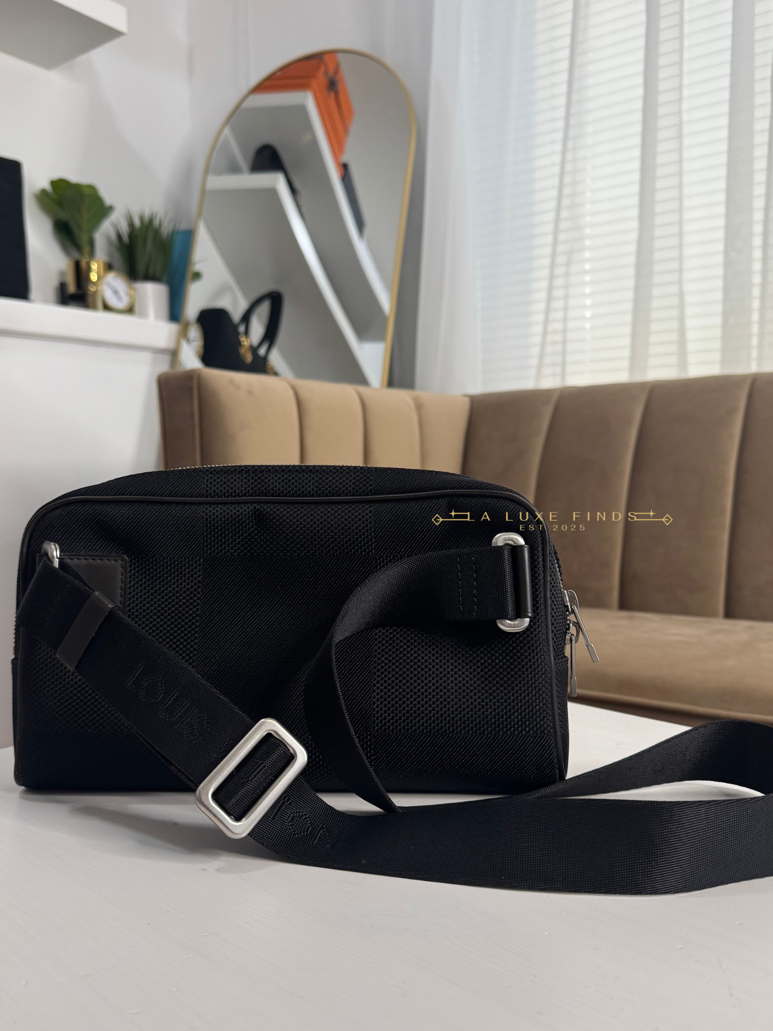 LOUIS VUITTON Damier Acrobat Geant