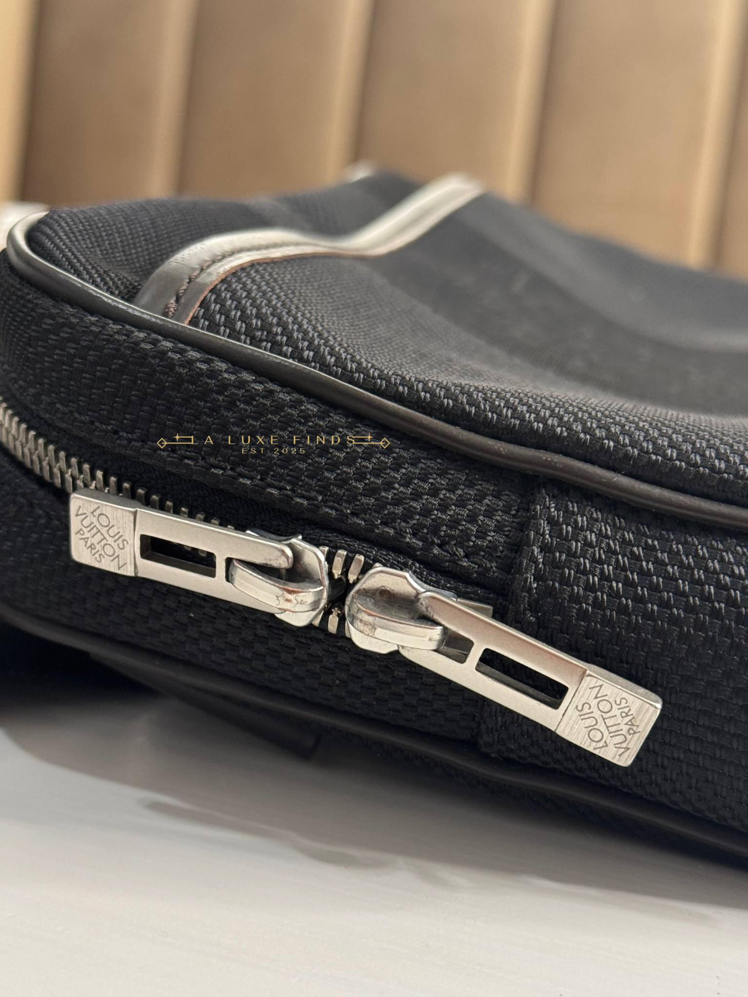 LOUIS VUITTON Damier Acrobat Geant