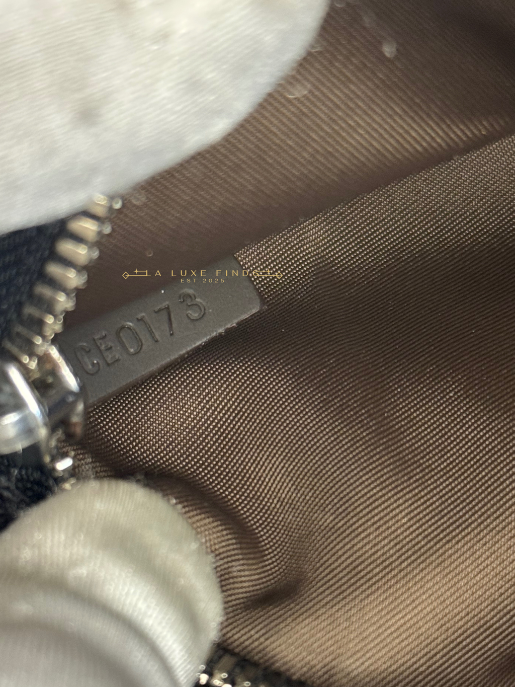 LOUIS VUITTON Damier Acrobat Geant