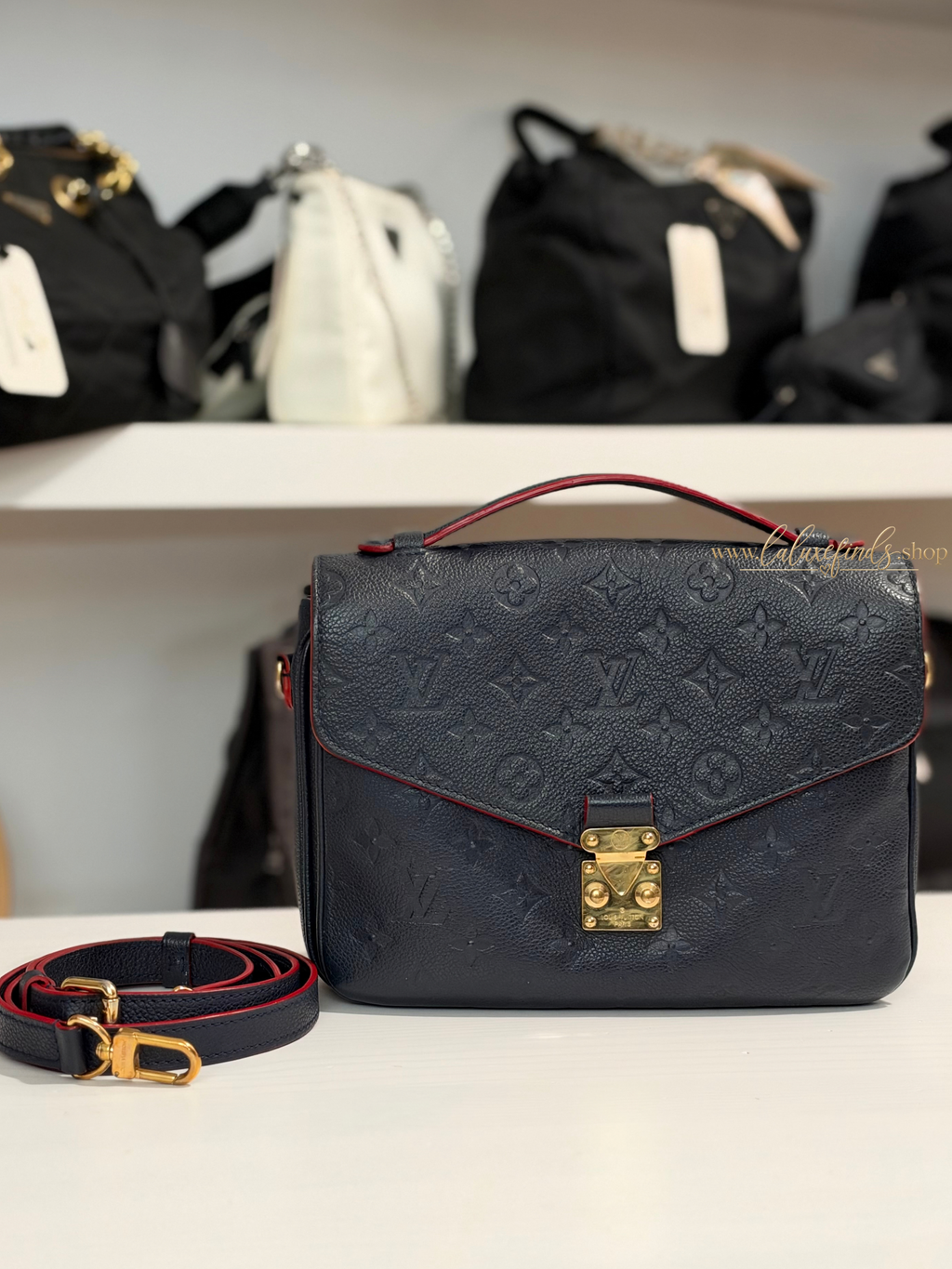 LOUIS VUITTON 2017 Monogram Empriente Pochette Metis