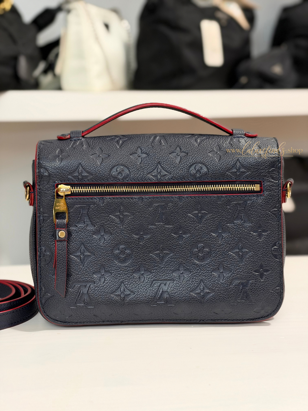 LOUIS VUITTON 2017 Monogram Empriente Pochette Metis