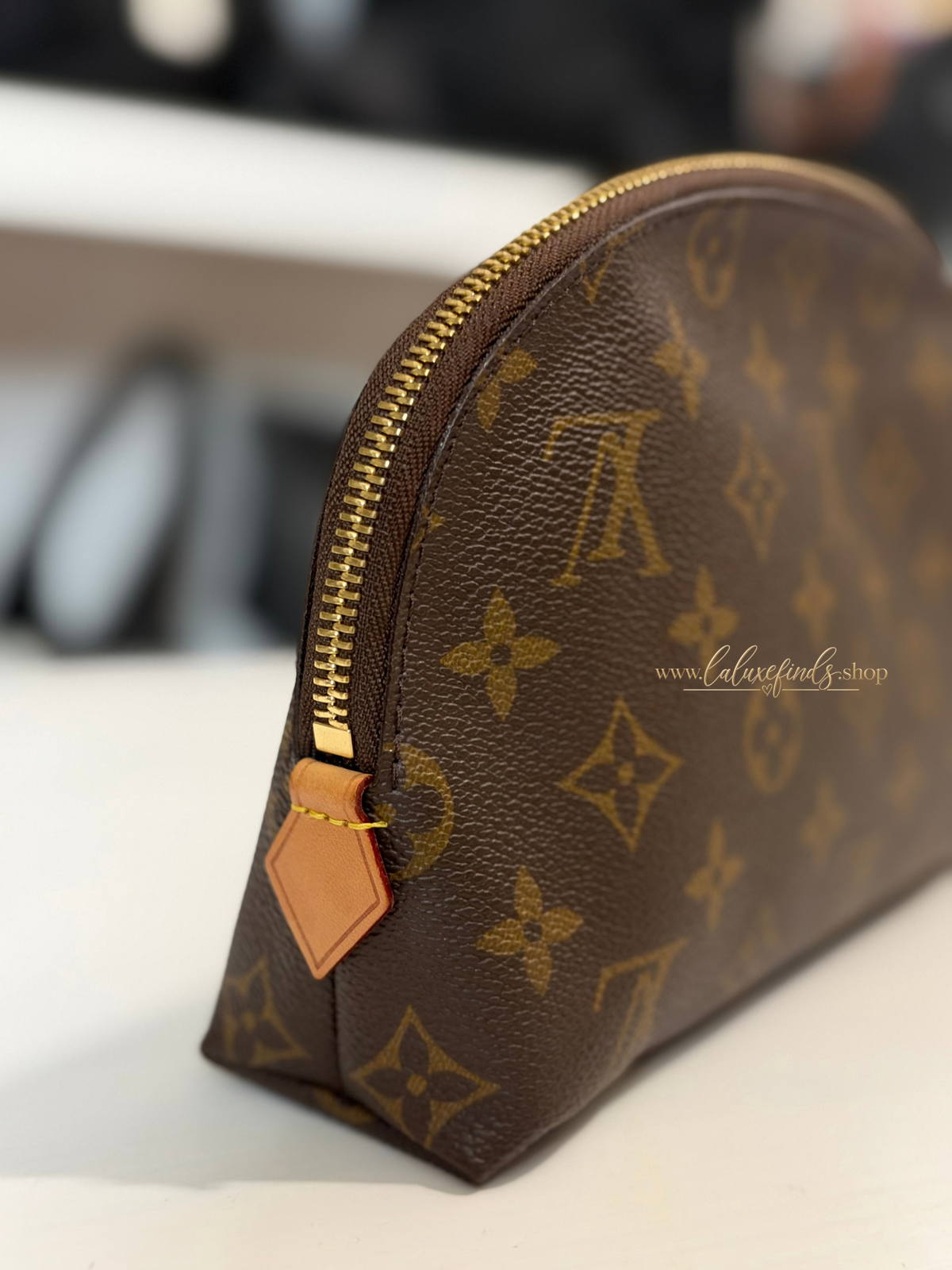 LOUIS VUITTON Monogram Cosmetic Pouch MM
