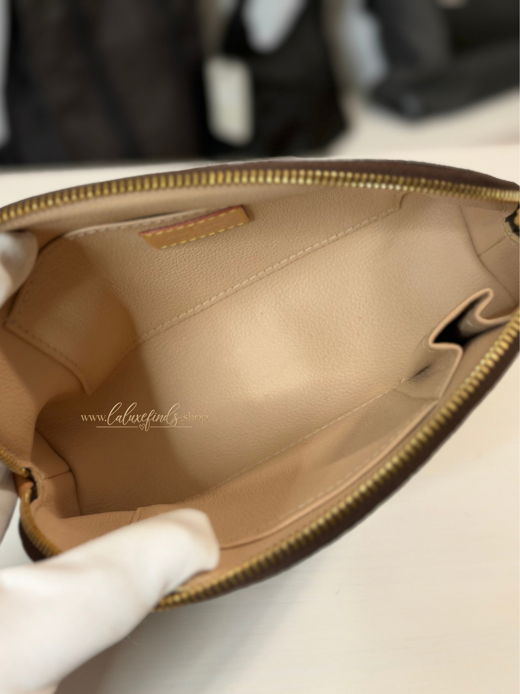 LOUIS VUITTON Monogram Cosmetic Pouch MM