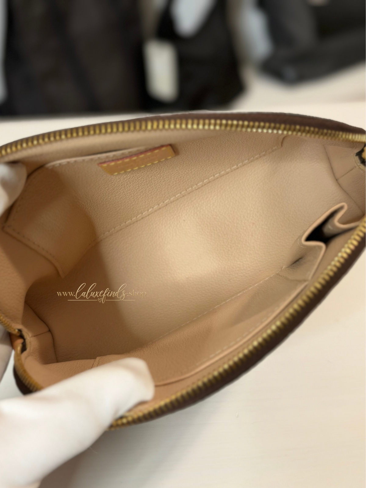 LOUIS VUITTON Monogram Cosmetic Pouch MM