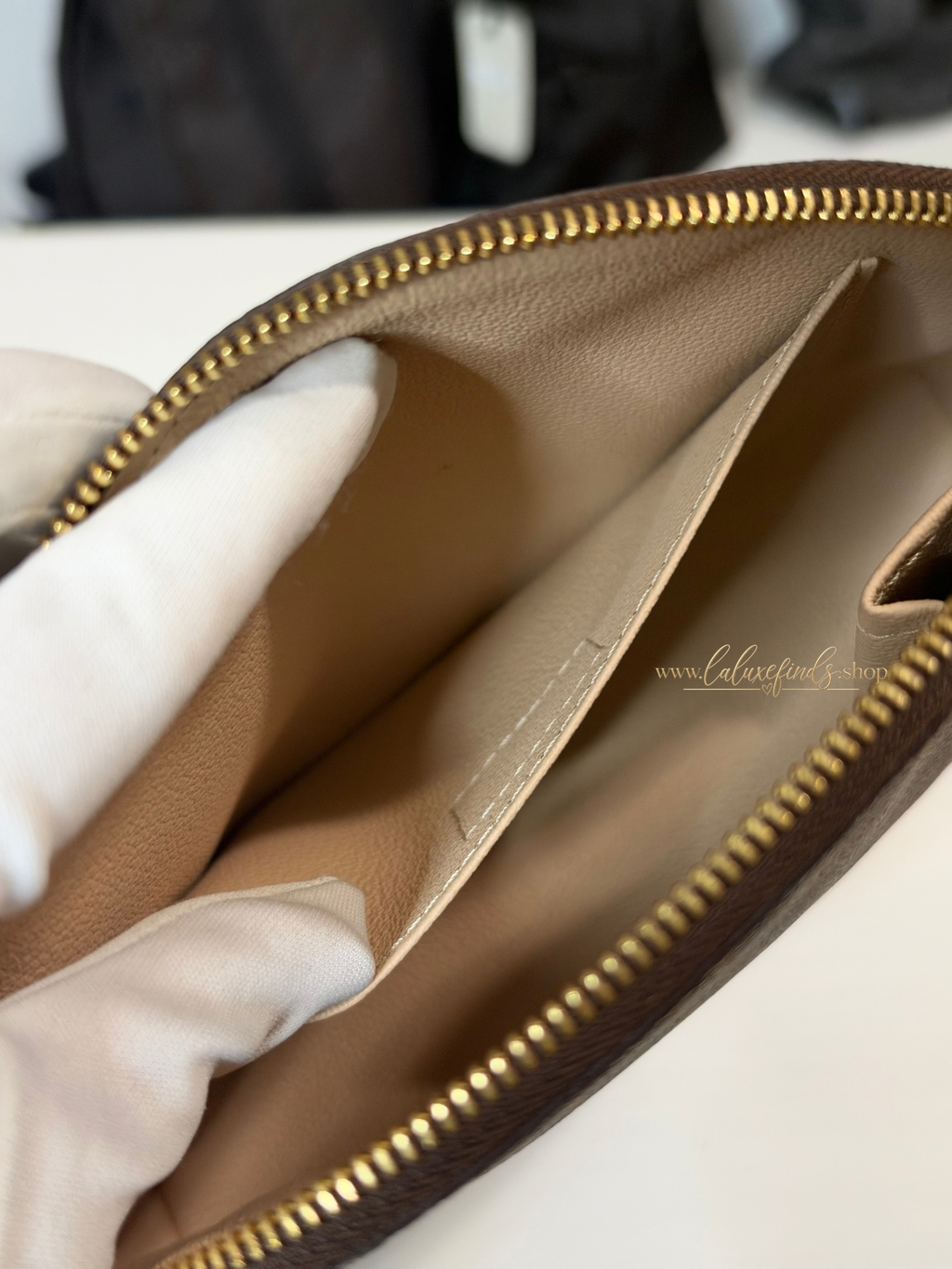 LOUIS VUITTON Monogram Cosmetic Pouch MM