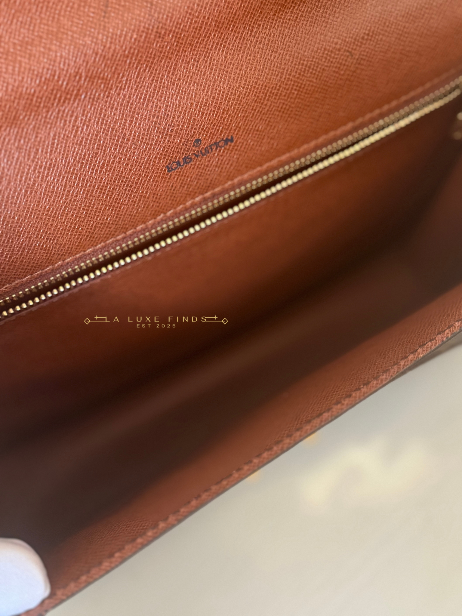 Louis Vuitton 1990 Monogram Monceau 28