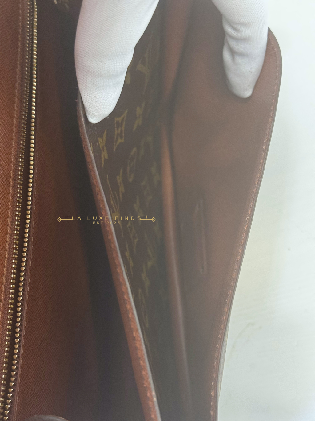 Louis Vuitton 1990 Monogram Monceau 28
