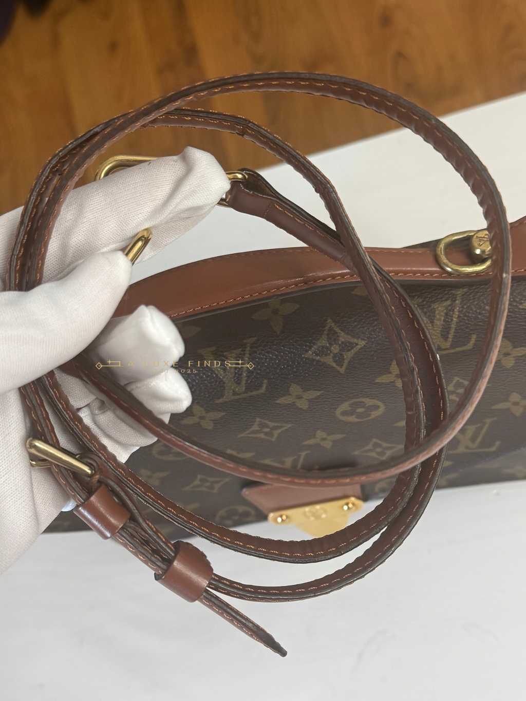 Louis Vuitton 1990 Monogram Monceau 28