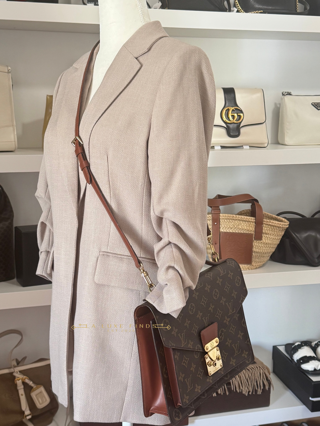 Louis Vuitton 1990 Monogram Monceau 28