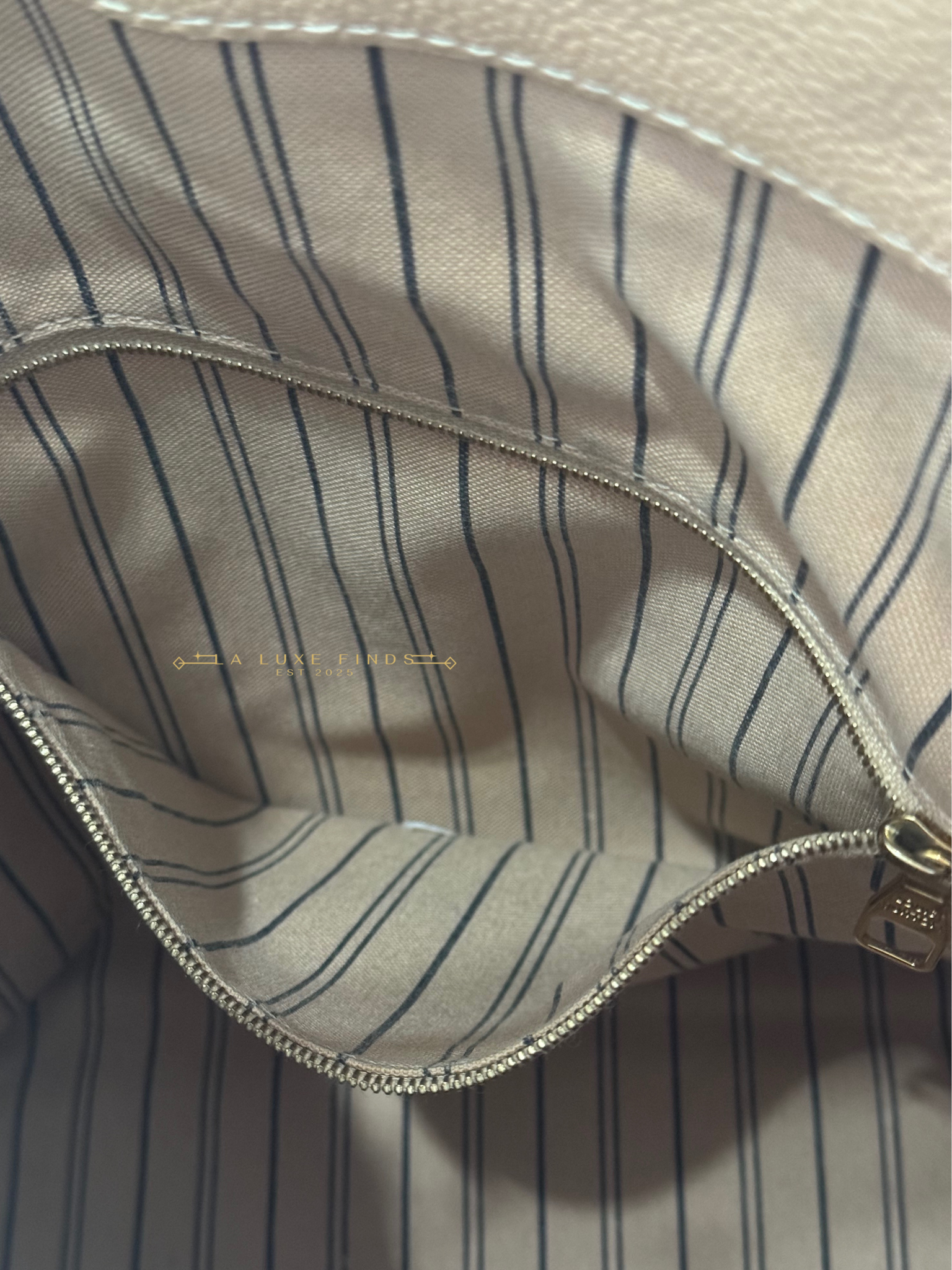 LOUIS VUITTON Empreinte Bagatelle Dune