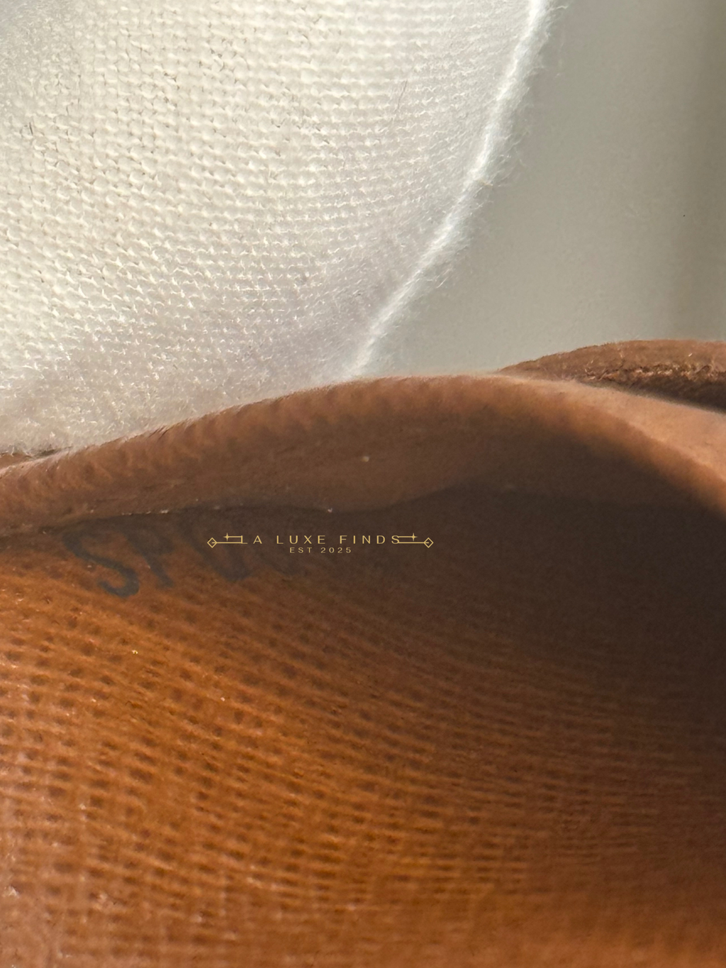 LOUIS VUITTON Monogram Elise Trifold Wallet