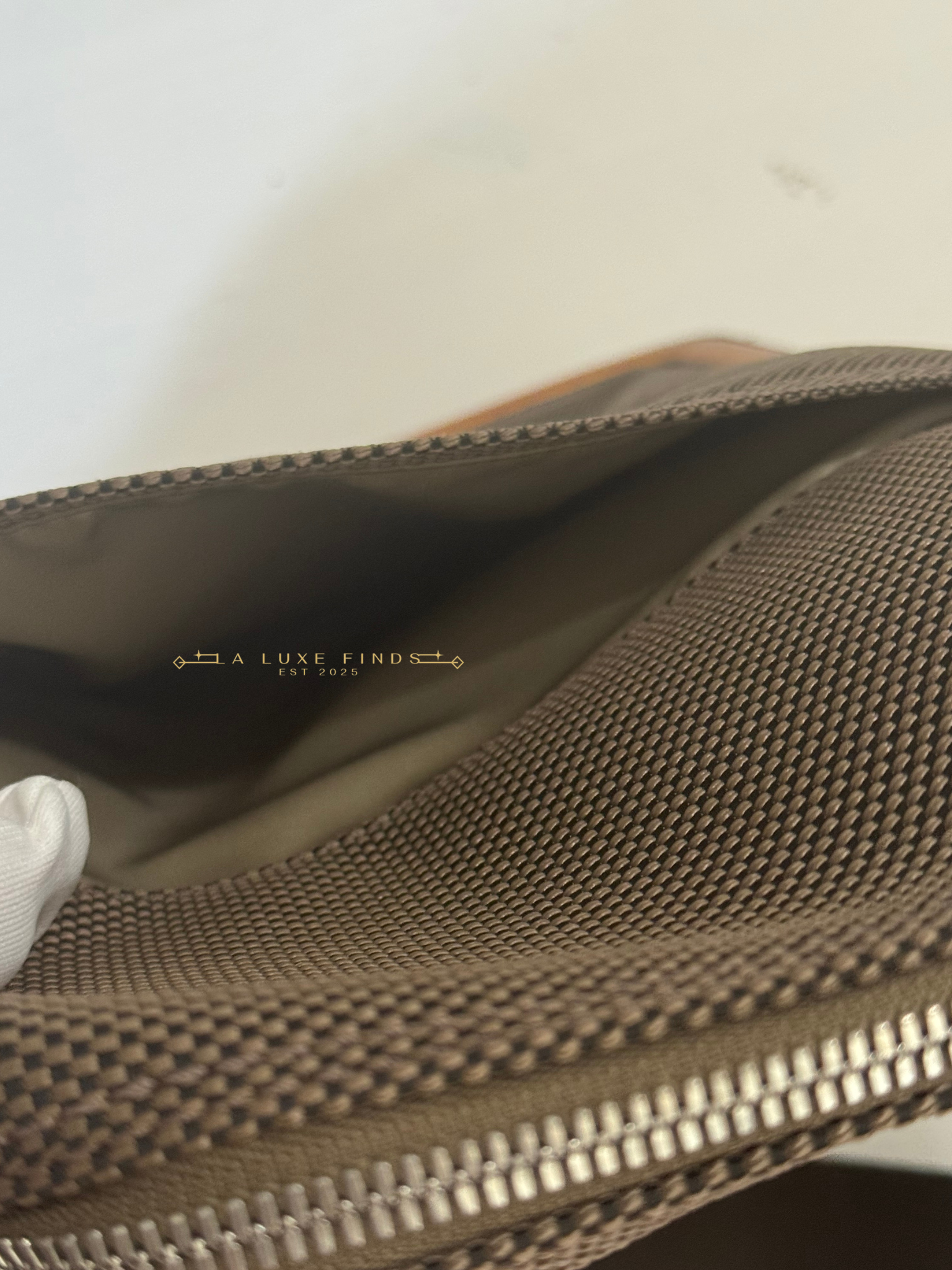 LOUIS VUITTON 2005 Citadin Geant Messenger Bag