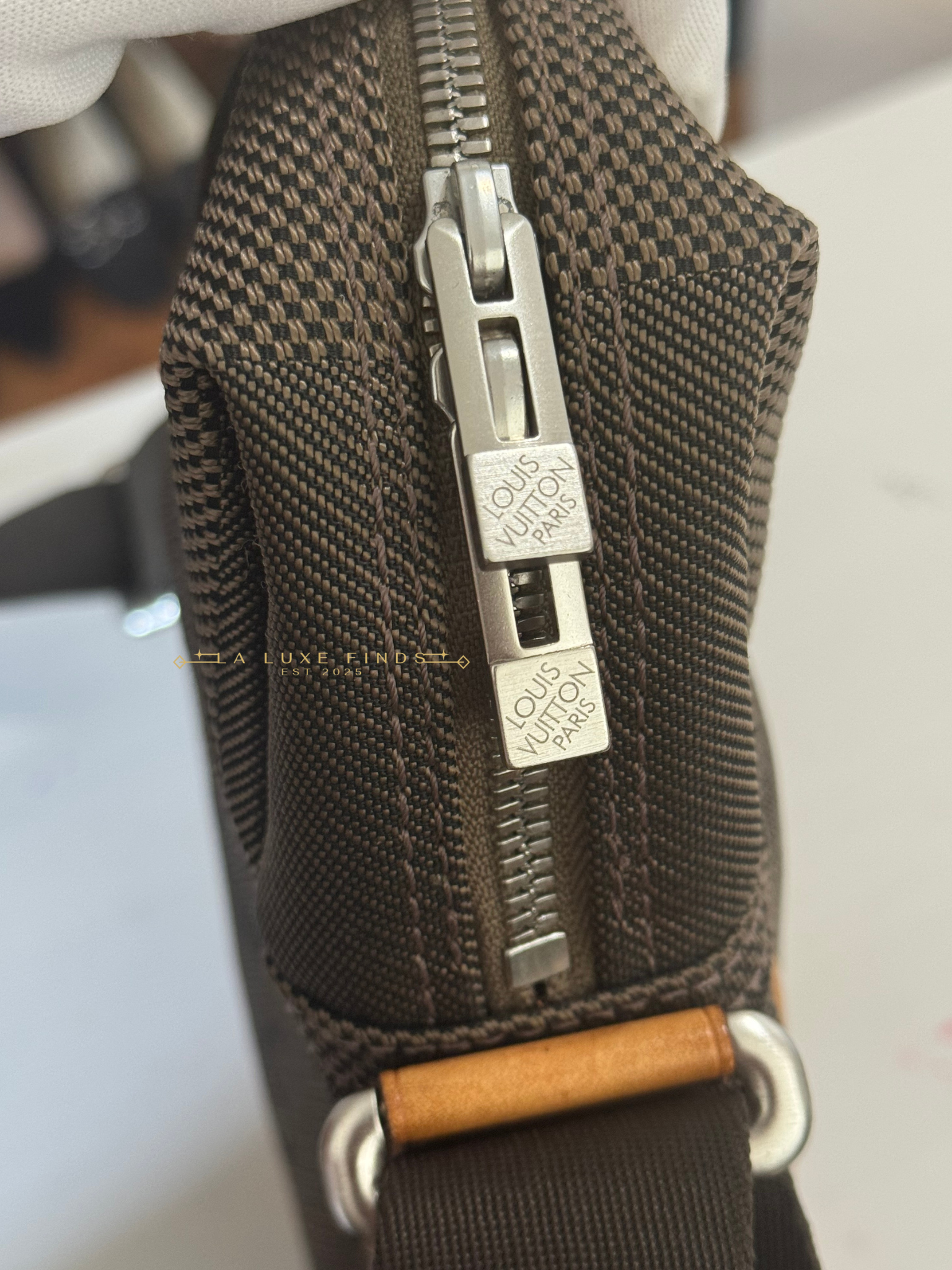 LOUIS VUITTON 2005 Citadin Geant Messenger Bag