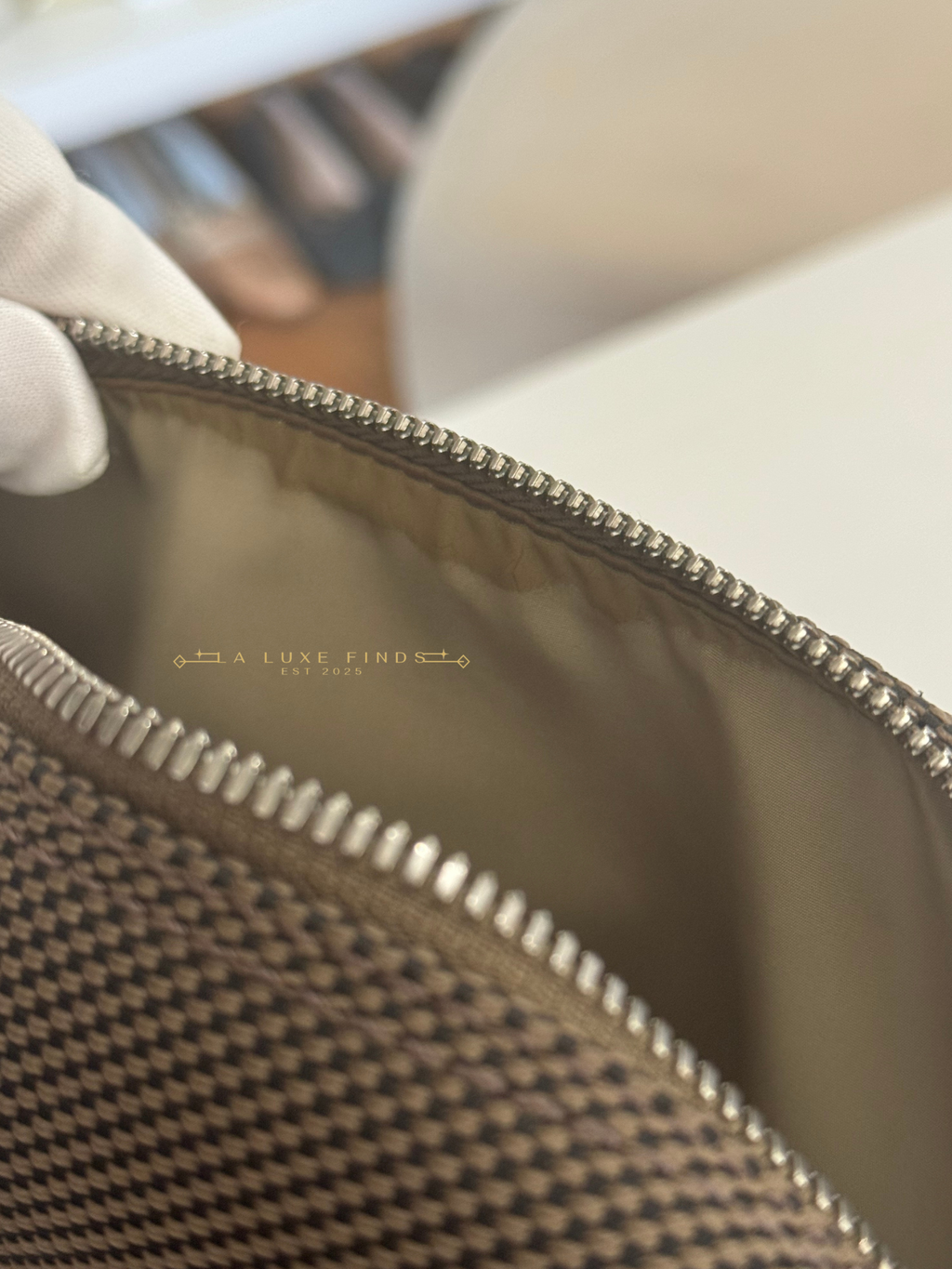LOUIS VUITTON 2005 Citadin Geant Messenger Bag