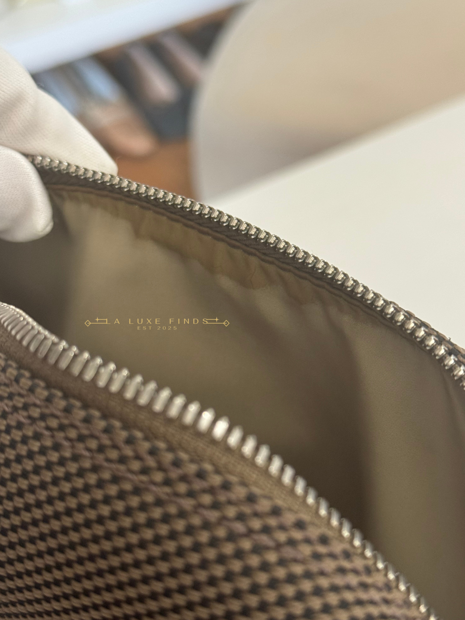 LOUIS VUITTON 2005 Citadin Geant Messenger Bag