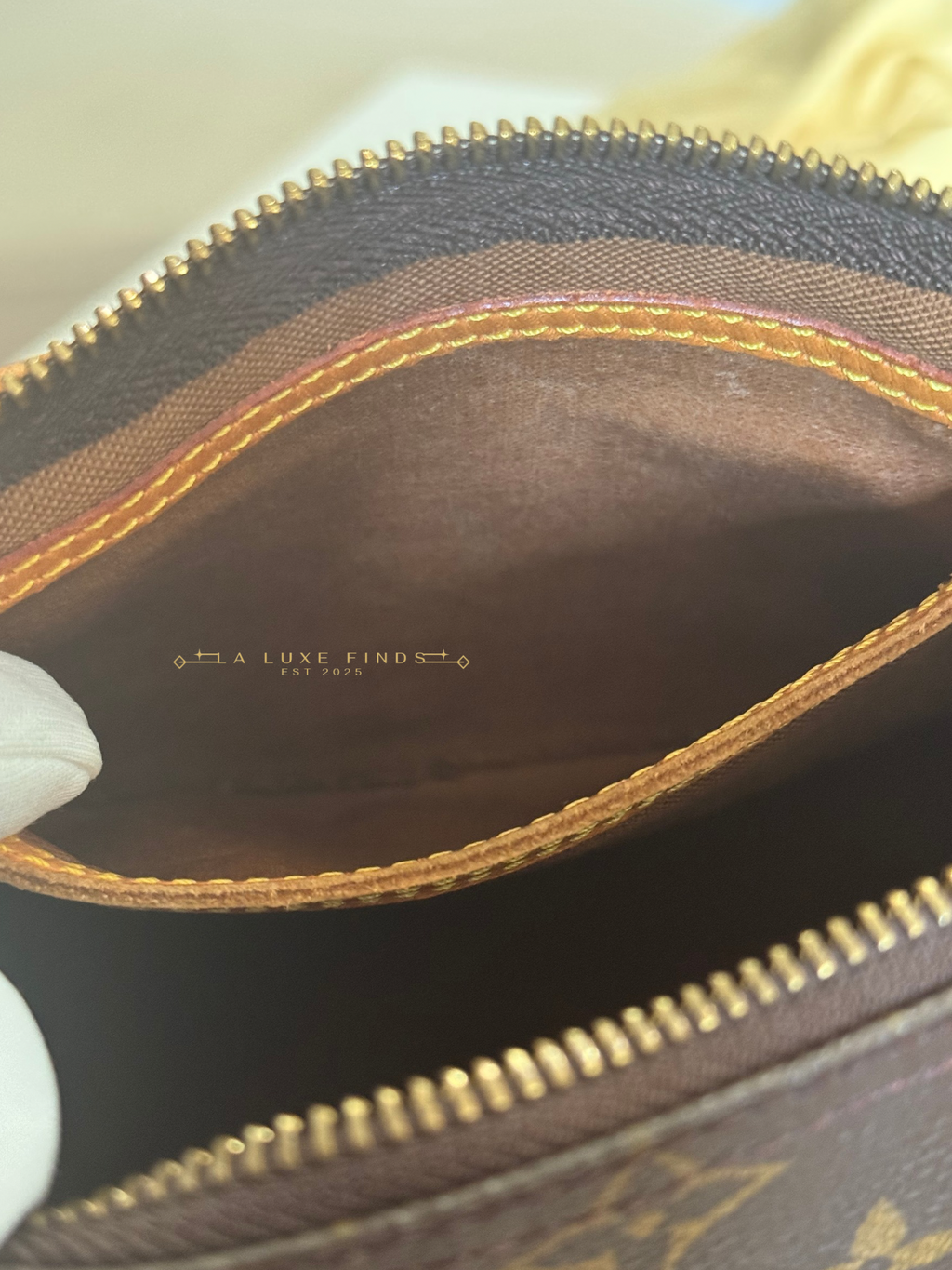 LOUIS VUITTON 1998 Monogram Speedy 25