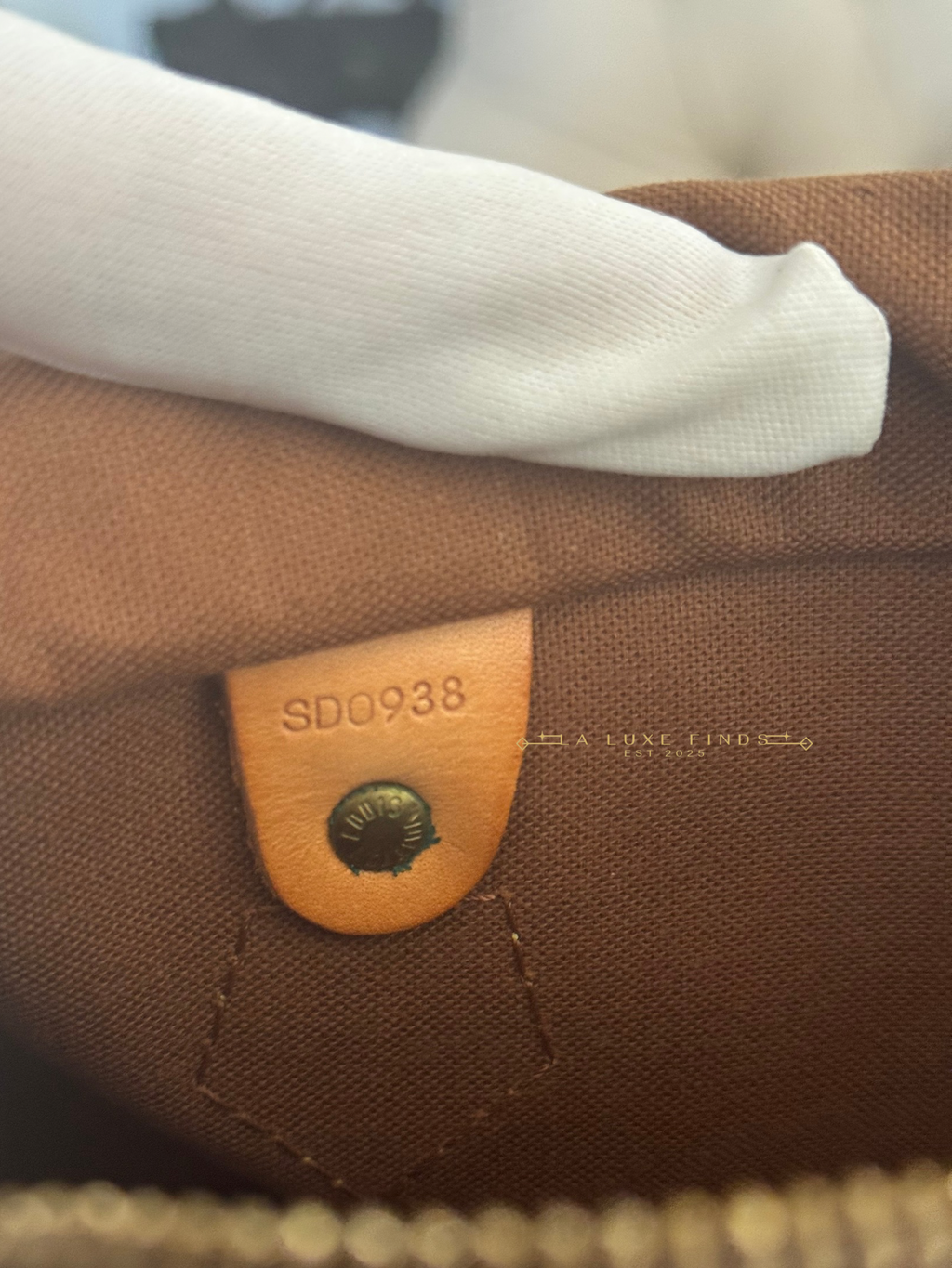 LOUIS VUITTON 1998 Monogram Speedy 25