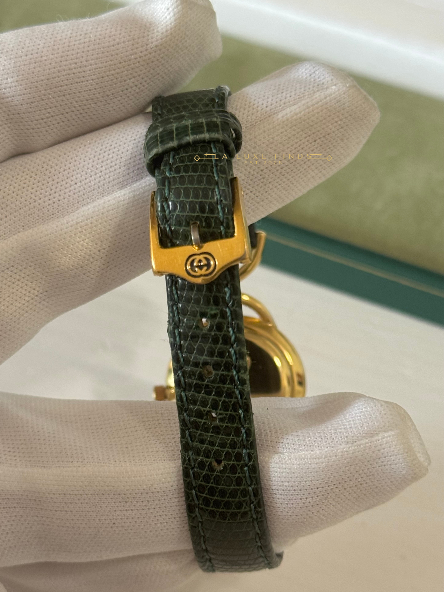 GUCCI 6000 2L 23mm MOP Women’s Watch