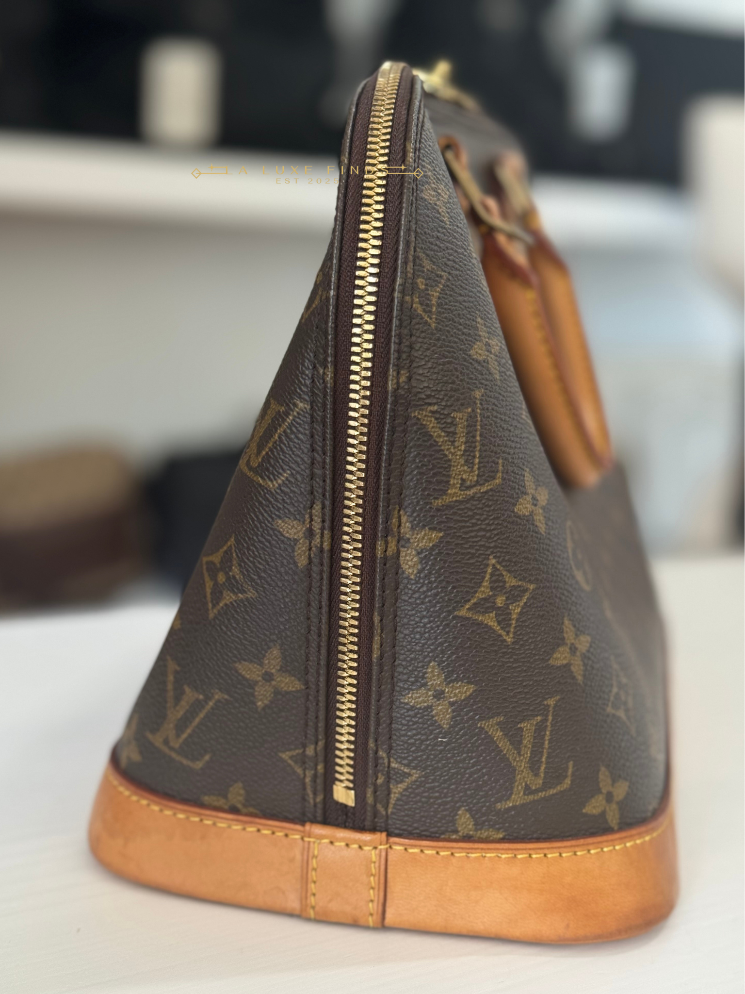 LOUIS VUITTON 1998 Monogram Alma PM