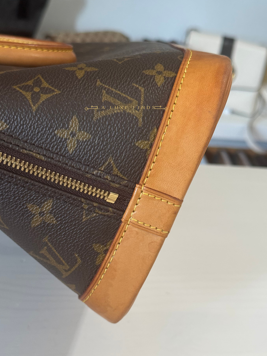 LOUIS VUITTON 1998 Monogram Alma PM