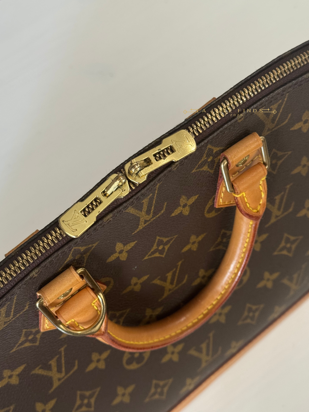 LOUIS VUITTON 1998 Monogram Alma PM