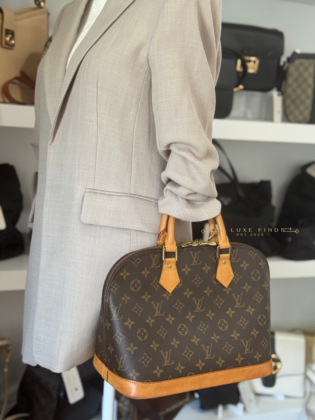 LOUIS VUITTON 1998 Monogram Alma PM