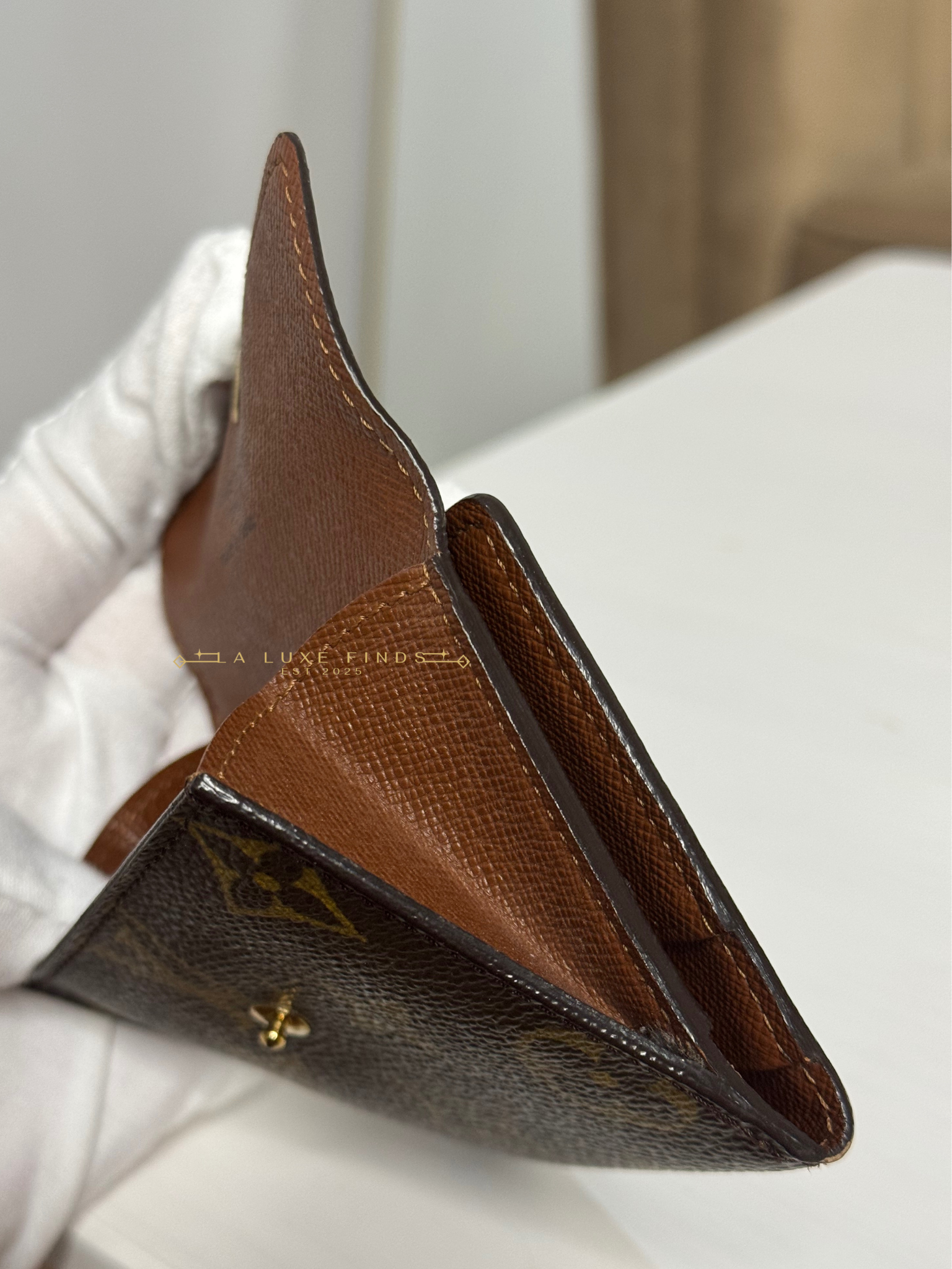 LOUIS VUITTON 2004 Monogram Ludlow Card Holder