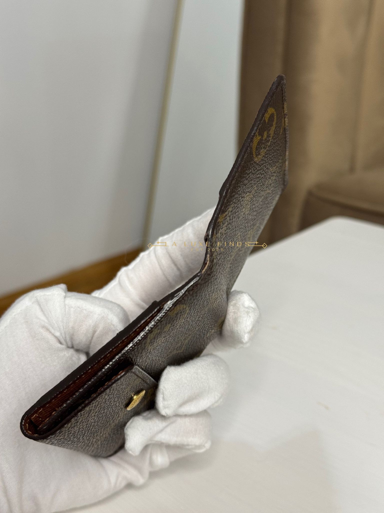 LOUIS VUITTON 2004 Monogram Ludlow Card Holder