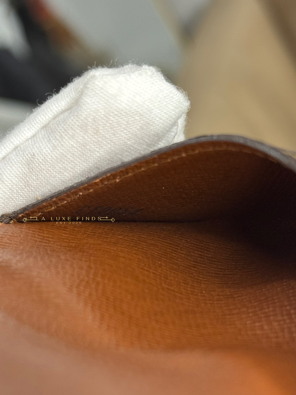 LOUIS VUITTON 2004 Monogram Ludlow Card Holder