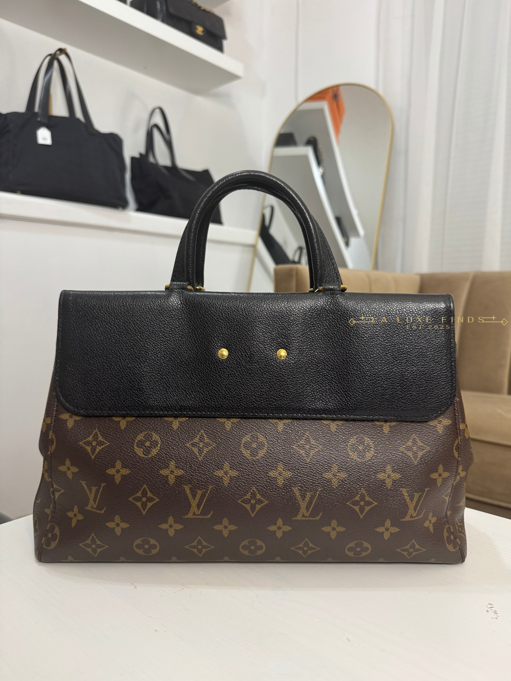 LOUIS VUITTON 2017 Monogram Venus Handbag