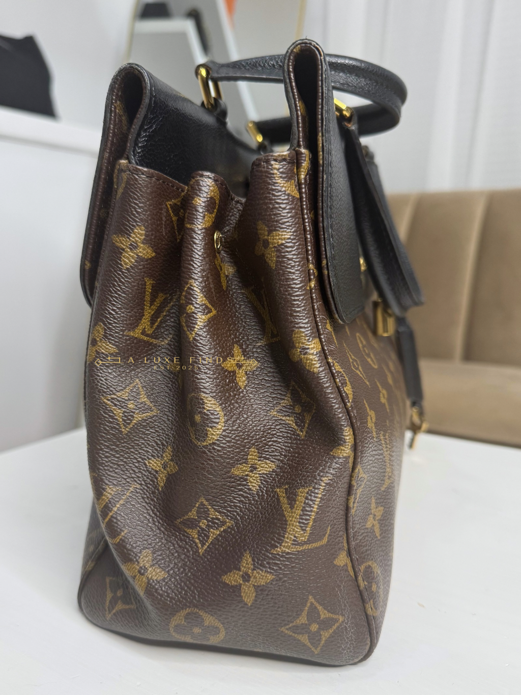 LOUIS VUITTON 2017 Monogram Venus Handbag