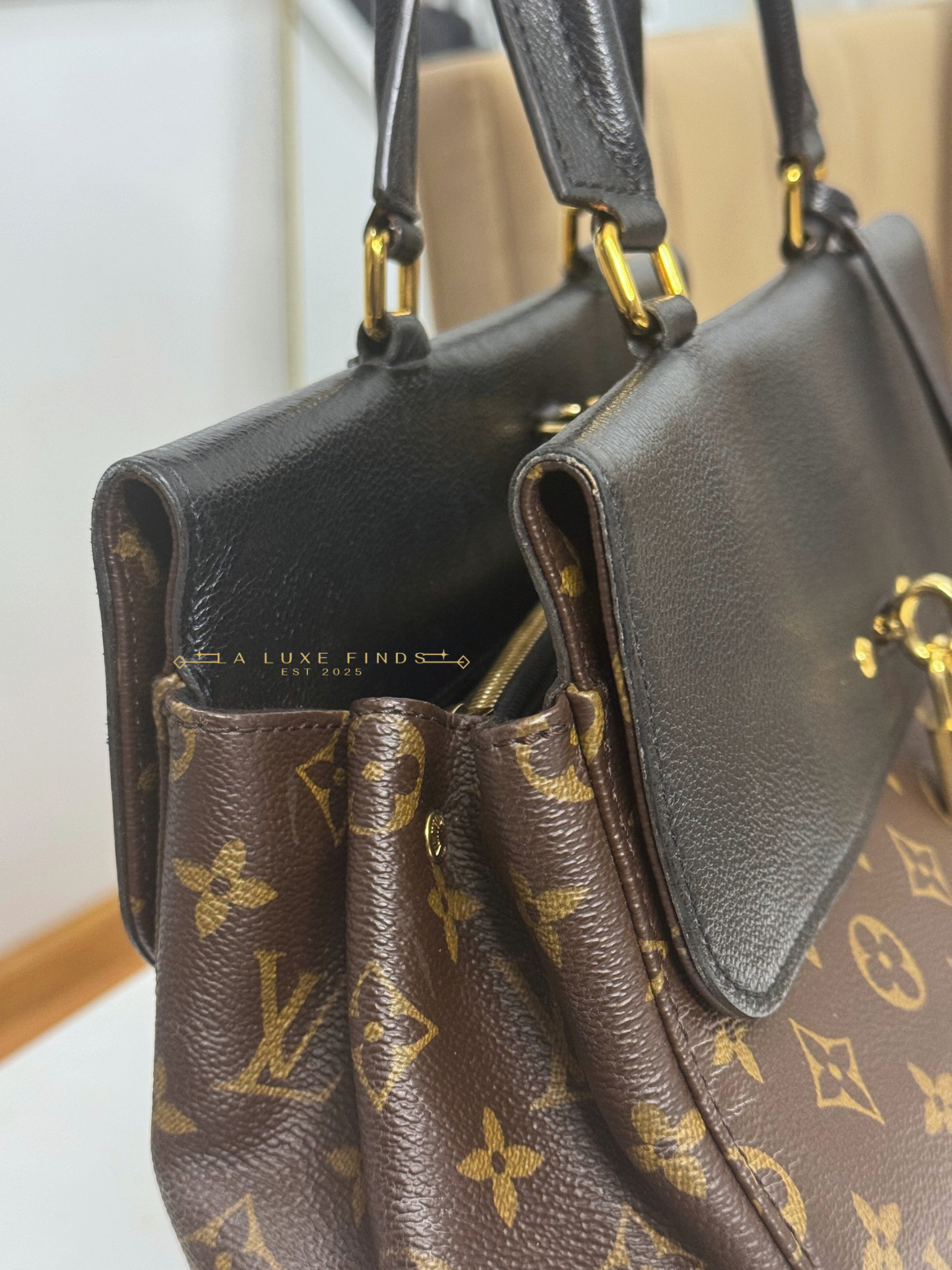 LOUIS VUITTON 2017 Monogram Venus Handbag