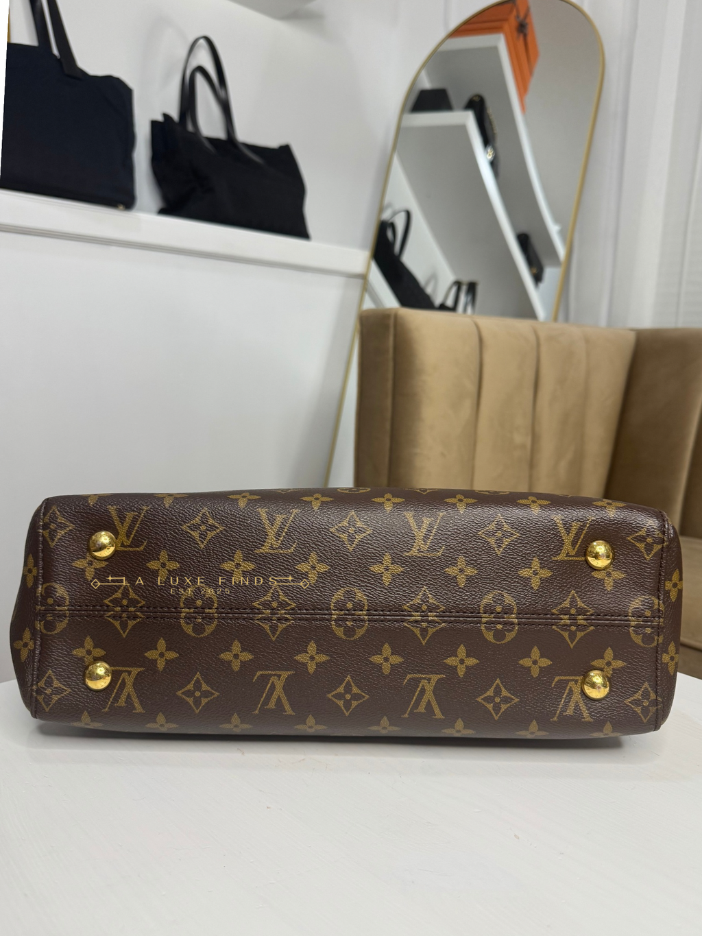 LOUIS VUITTON 2017 Monogram Venus Handbag