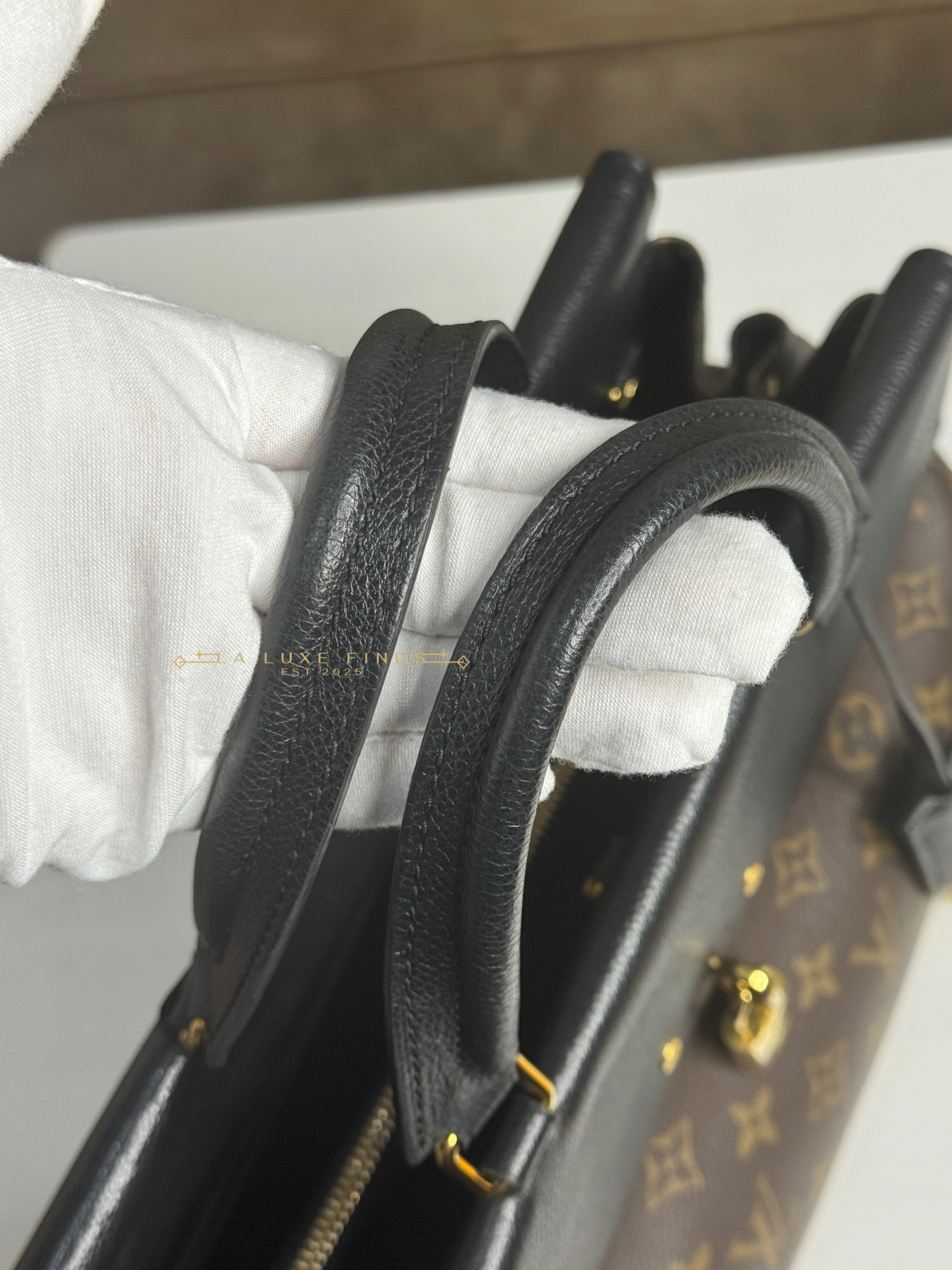 LOUIS VUITTON 2017 Monogram Venus Handbag