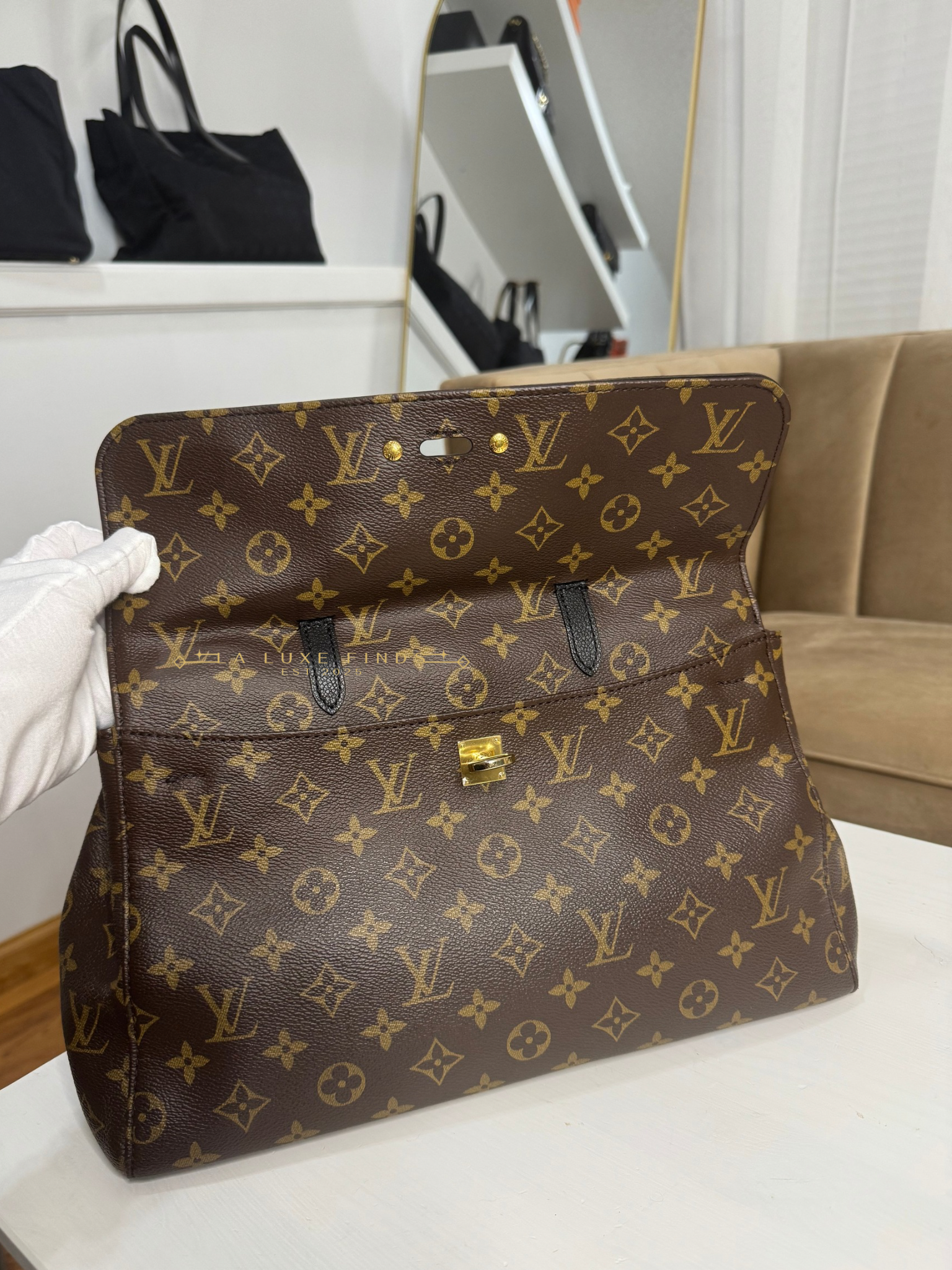 LOUIS VUITTON 2017 Monogram Venus Handbag