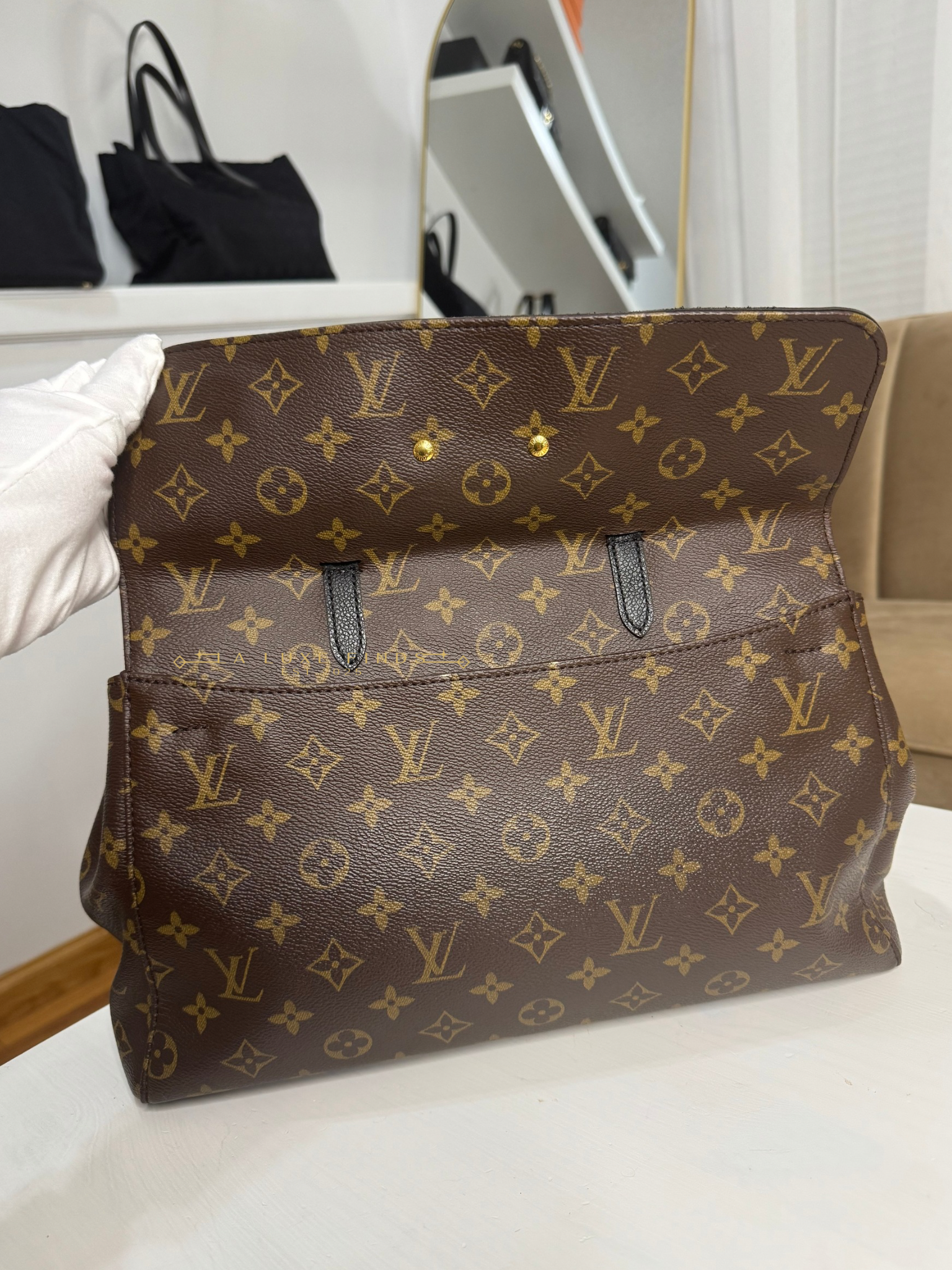 LOUIS VUITTON 2017 Monogram Venus Handbag