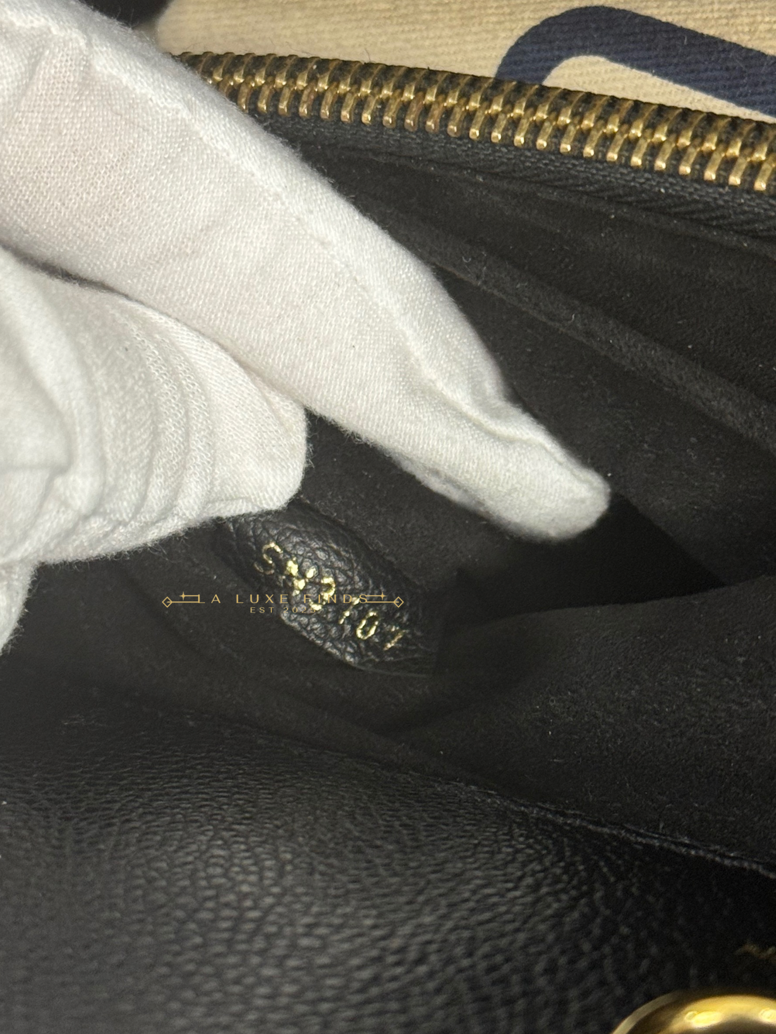 LOUIS VUITTON 2017 Monogram Venus Handbag