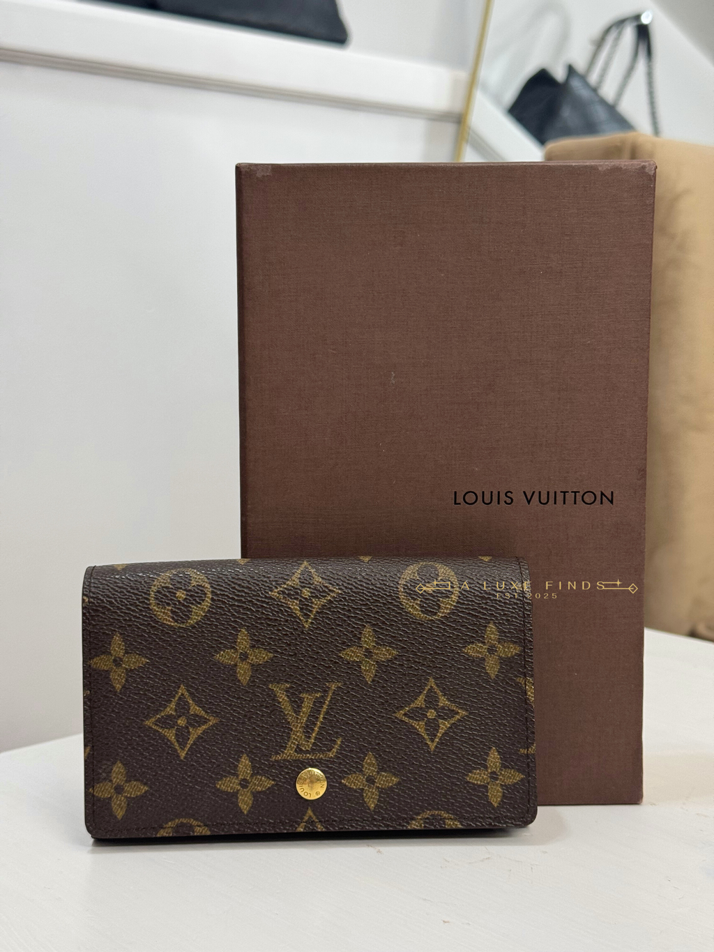 LOUIS VUITTON 2001 Monogram Compact Wallet