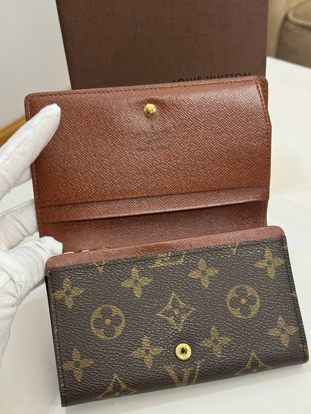 LOUIS VUITTON 2001 Monogram Compact Wallet