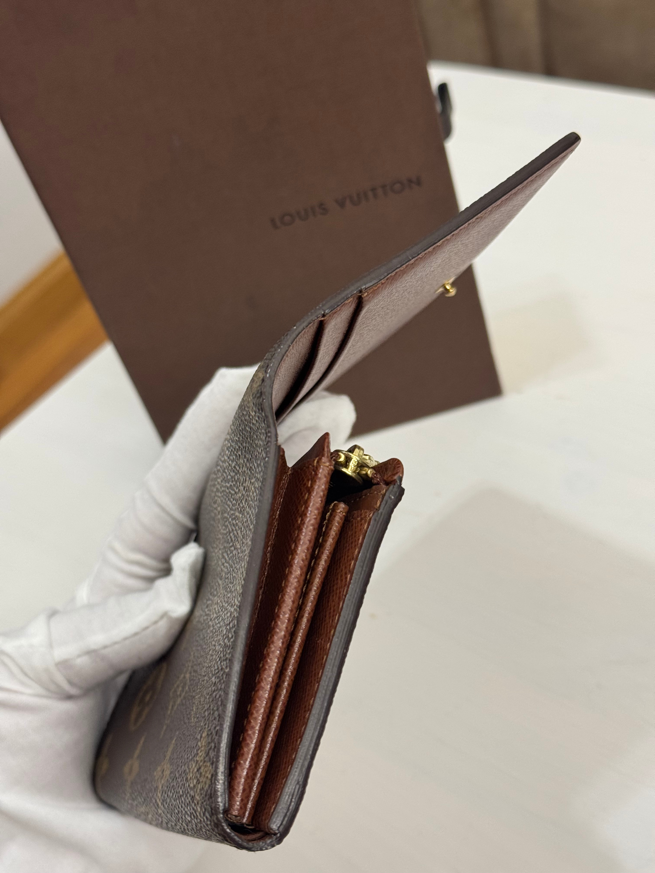 LOUIS VUITTON 2001 Monogram Compact Wallet