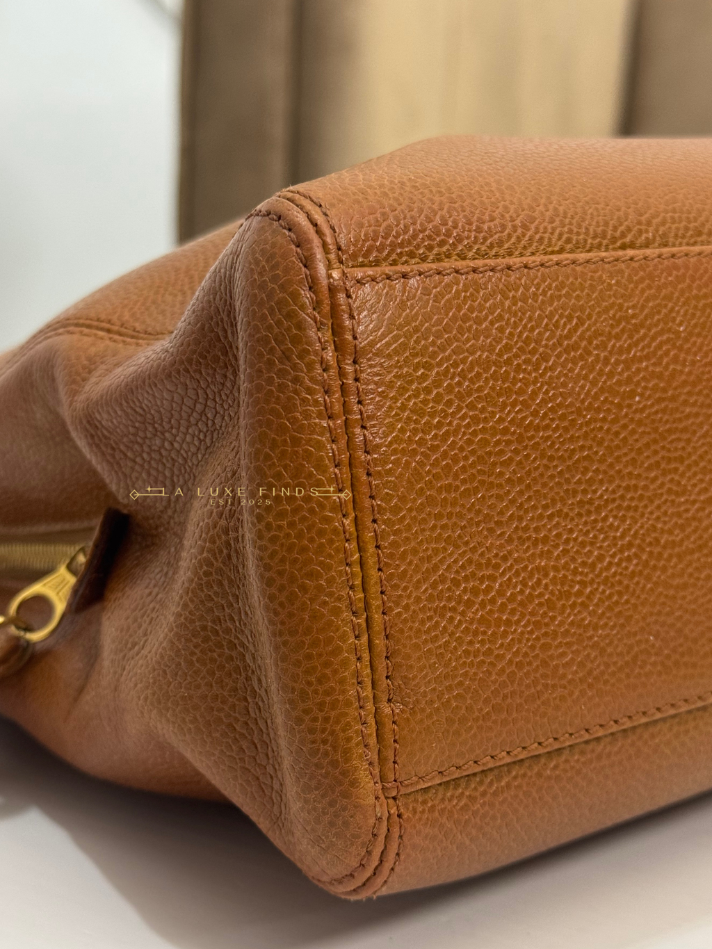 CHANEL 1997 Logo Chain Caviar Shoulder Bag