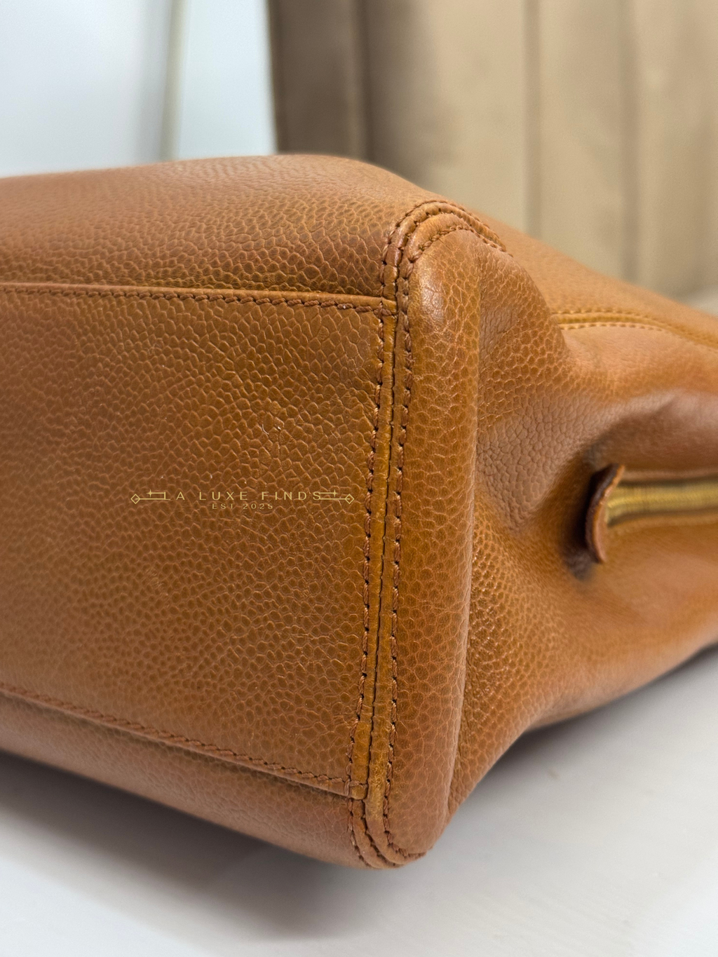 CHANEL 1997 Logo Chain Caviar Shoulder Bag