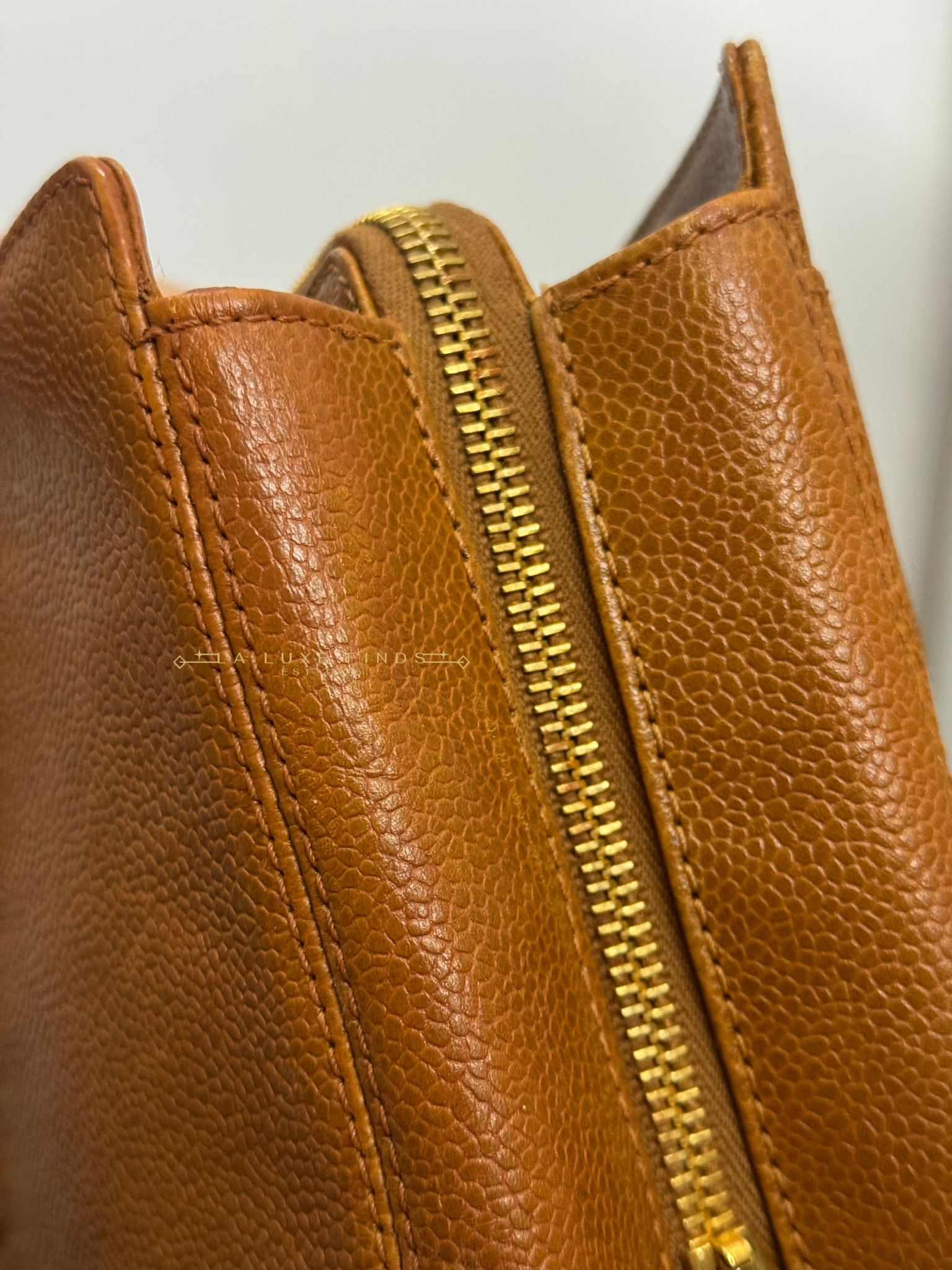 CHANEL 1997 Logo Chain Caviar Shoulder Bag