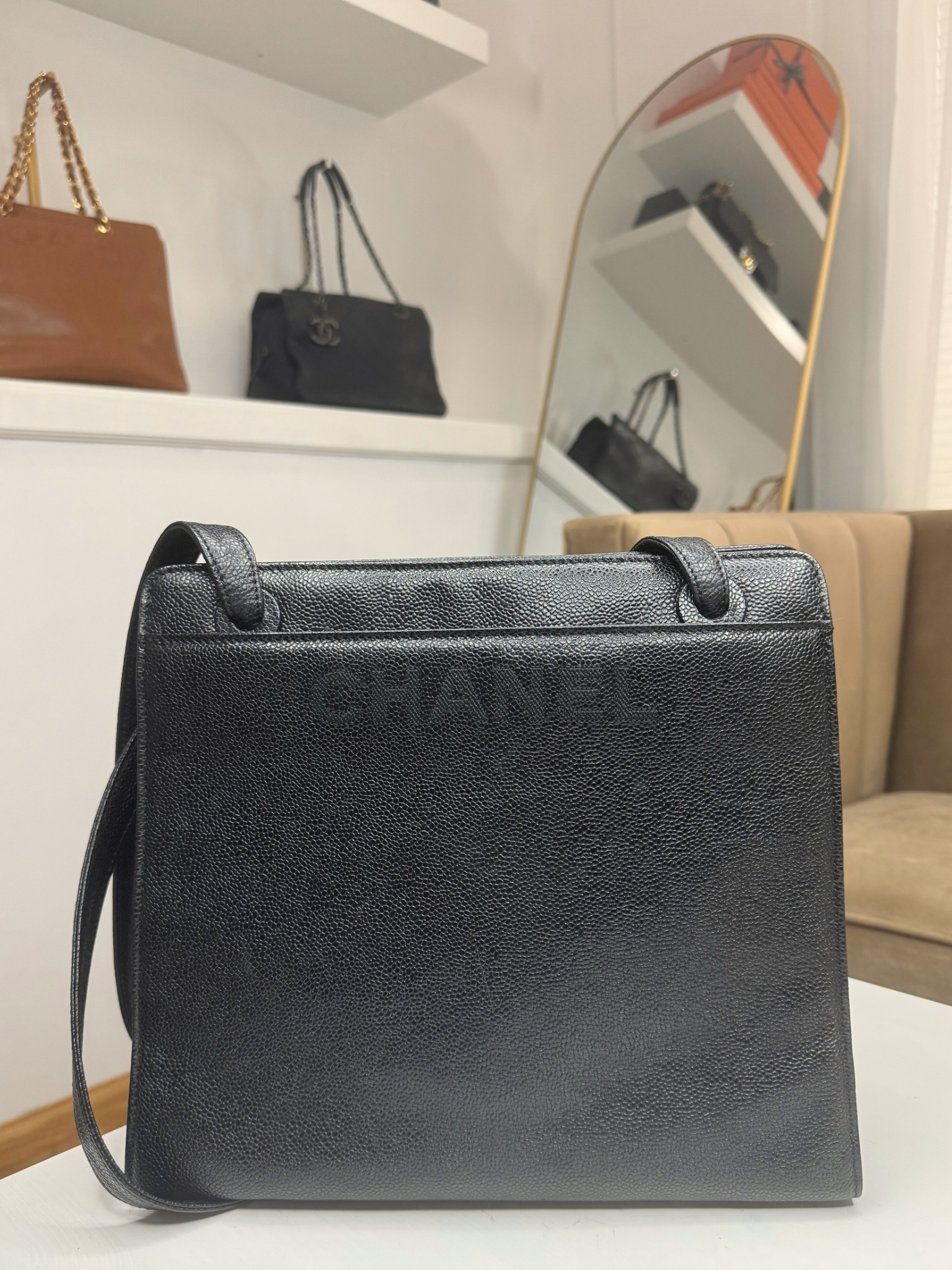 CHANEL 1997 Logo Caviar Shoulder Bag