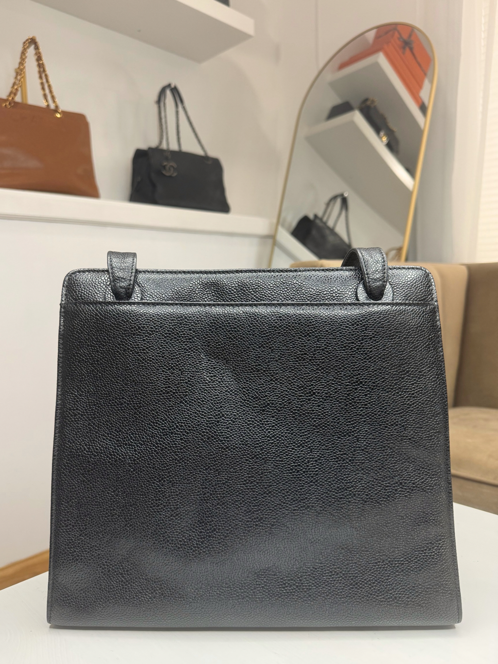 CHANEL 1997 Logo Caviar Shoulder Bag