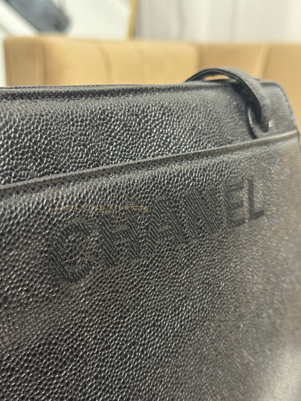 CHANEL 1997 Logo Caviar Shoulder Bag